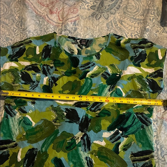 SHEIN Artistic Green and Black Short Sleeve Top - Picture 4 of 5